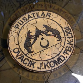 PUSATLAR OVACIK KOMD. BİRLİK ARMASI