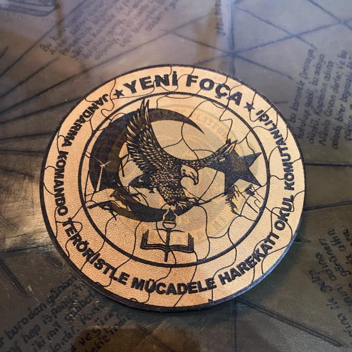 YENİ FOÇA TERÖRİSTLE MÜCEDELE EĞİTİM ALAYI BİRLİK ARMASI