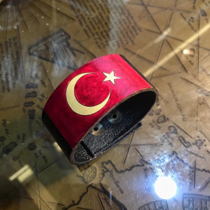 BAYRAK BİLEKLİK SİYAH 3X22