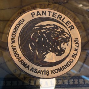 PANTERLER YÜKSEKOVA J.ASAYİŞ KOMD.BL.K.LIĞI BİRLİK ARMASI